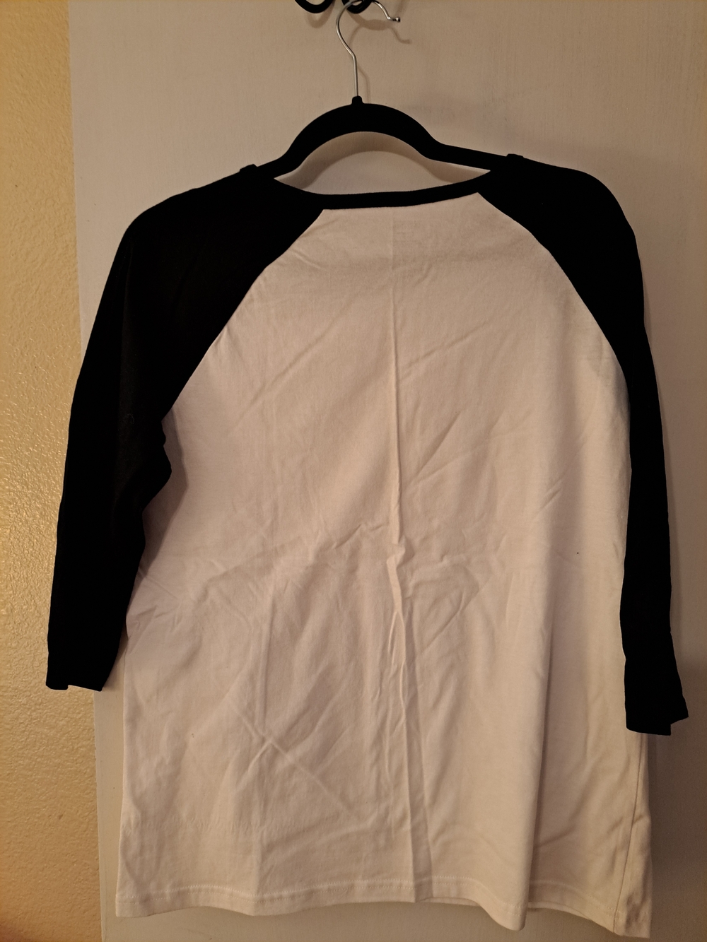 COTTONBALL Classic three quarter Black & White Raglan Baseball Tee - Women - Picture 3 of 6